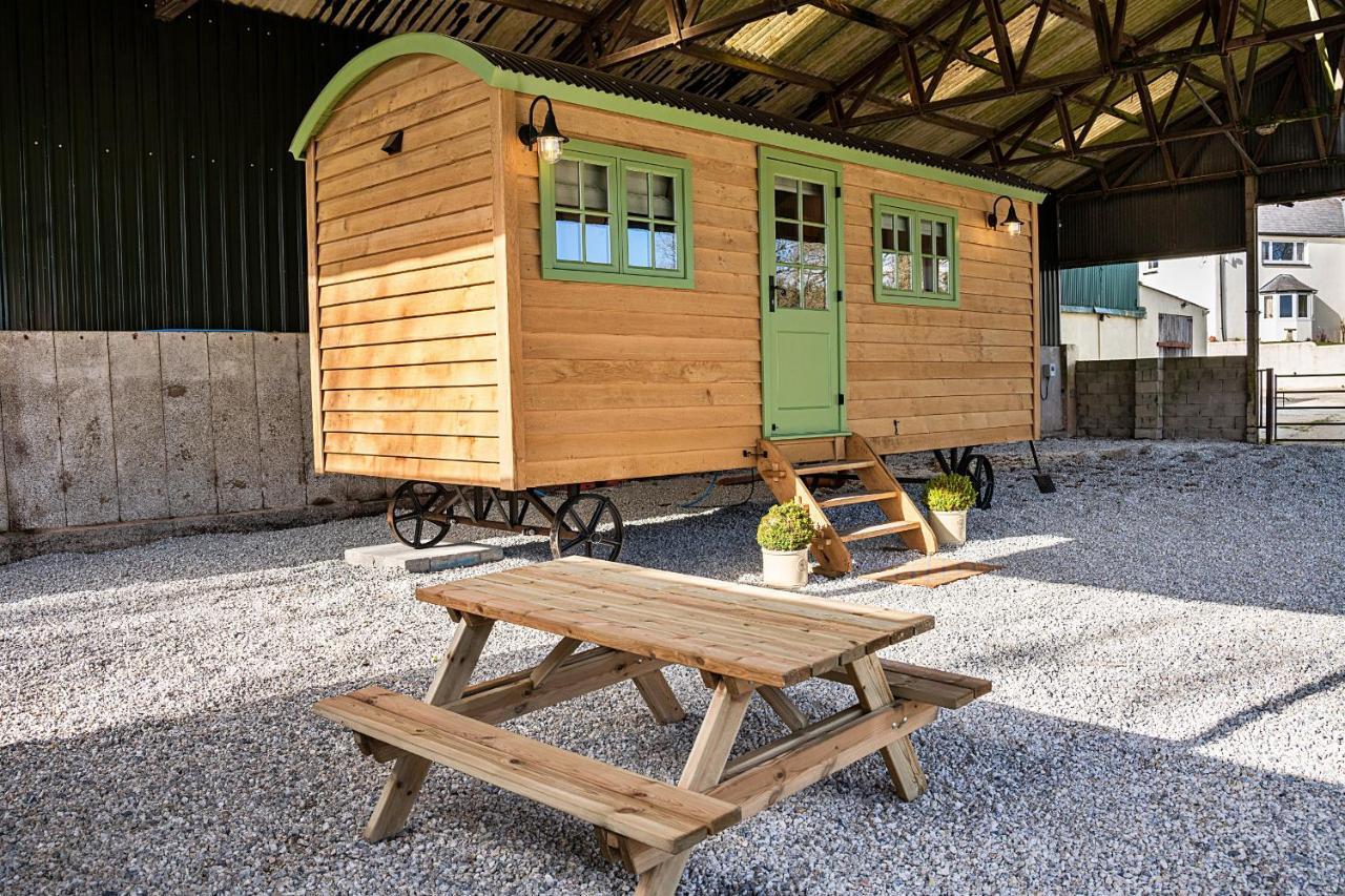 Finest Retreats - The Shepherd'S Hut At Northcombe Farm Beaworthy Ngoại thất bức ảnh